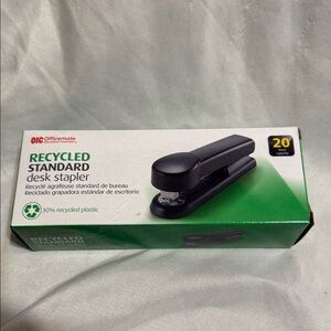 OIC Black Desk Stapler